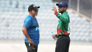 শান্তর অধিনায়কত্বে মুগ্ধ হাথুরুসিংহে