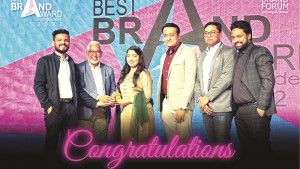 স্মার্টফোনে সেরা ব্র্যান্ড  জিতেছে স্যামসাং