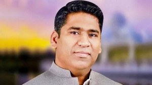 সাদিক আবদুল্লাহর প্রার্থিতা বাতিল