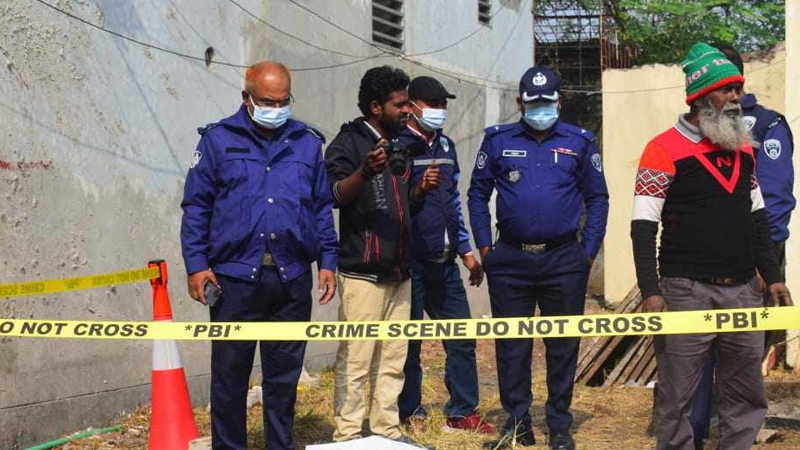 এমপি ফারুক চৌধুরীর চেম্বারের ম্যানহোলে মরদেহ এমপি ফারুক চৌধুরীর চেম্বারের ম্যানহোলে মরদেহ