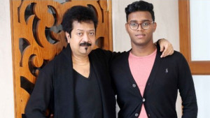 ছেলে নিবিড়ের জন্য কুমার বিশ্বজিতের গান