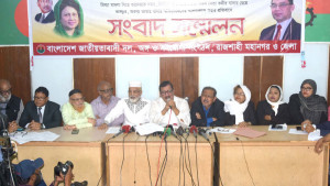 ‘তল্লাশির নামে বিএনপি নেতাকর্মীদের বাড়ি ভাঙচুর করা হচ্ছে’