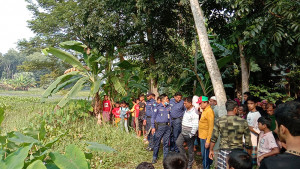 অজ্ঞাত নারীর মরদেহ মিলল বিলে  