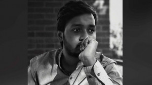 রেললাইনে কানে ইয়ারফোন, প্রাণ গেল এনজিও কর্মকর্তার 