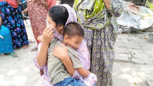 মা-বাবাকে খুঁজে ফিরছে ৫ বছরের জুনায়েদ