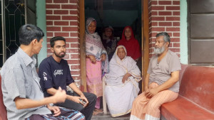 পুত্রশোকে পরপারে মা, কাঁদছে গ্রামের স্বজন