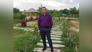জব্দ পাহাড়ি বালু বেচে দিলেন বন কর্মকর্তা