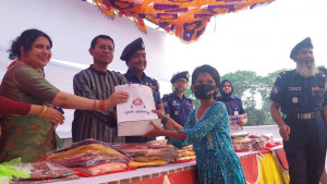 দুই টাকায় ঈদসামগ্রী পেল সুবিধাবঞ্চিতরা