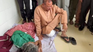 হাসপাতালেও ঈদের খুশি বিলালেন এমপি একরাম