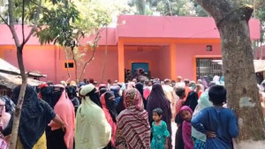 দুই মেয়ে নিয়ে গলায় ফাঁস মায়ের, স্বজনদের সংঘর্ষ