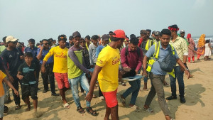 কক্সবাজার সমুদ্র সৈকতে হঠাৎ ঢলে পড়ে পর্যটকের মৃত্যু