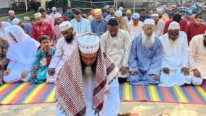 সৌদি আরবের সঙ্গে মিল রেখে ঝিনাইদহে ঈদ উদযাপন