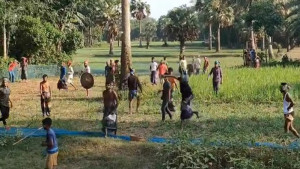 মুরগির ফার্ম দেওয়া নিয়ে দু’পক্ষের সংঘর্ষ, আহত ১২