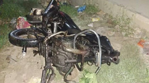 যাত্রীবাহী বাসের চাকায় পিষ্ট শ্যালক-দুলাভাই