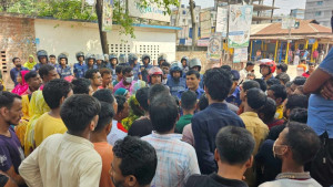 গাজীপুরের কোনাবাড়ীতে আবারও শ্রমিক বিক্ষোভ