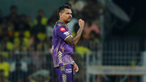 অবসর ভেঙে টি-টোয়েন্টি বিশ্বকাপে ফিরবেন নারিন?