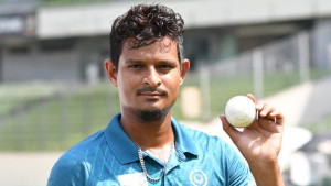 ‘ক্ষুধার্ত ছিলাম, পেট ভরেনি এখনও’- ৫ উইকেট নিয়ে নাসুম