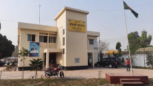 ১০ দিন ছুটির ফাঁদে বুড়িমারী স্থলবন্দর