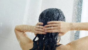 এই গরমে বারবার গোসল করা কি ভালো ? 