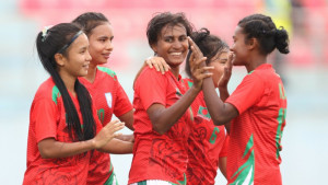 বেতন বাড়ছে না সাবিনাদের