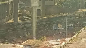 কারওয়ান বাজার এলাকায় যমুনা এক্সপ্রেসের বগি লাইনচ্যুত
