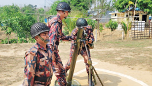 পাহাড়ের প্রতিকূলতা ছাপিয়ে জওয়ানরা অতন্দ্র প্রহরী