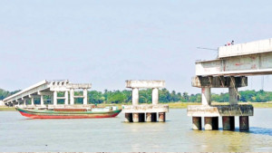 ছয় বছরেও শেষ হয়নি  কালিয়া সেতু নির্মাণ
