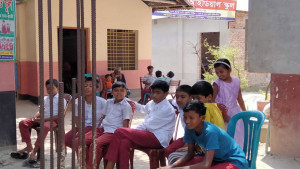 স্কুল-মাদ্রাসায় পাঠদান বন্ধ, চলছে কেজিতে