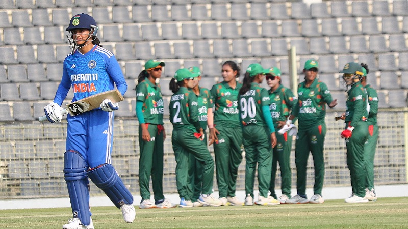 বাংলাদেশকে দেড়শ’ ছোঁয়া লক্ষ্য দিল ভারত বাংলাদেশকে দেড়শ’ ছোঁয়া লক্ষ্য দিল ভারত