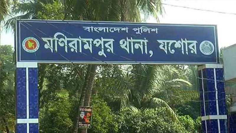 চাষিকে মারধরের প্রতিবাদ করে মার খেলেন স্বাস্থ্যকর্মী চাষিকে মারধরের প্রতিবাদ করে মার খেলেন স্বাস্থ্যকর্মী
