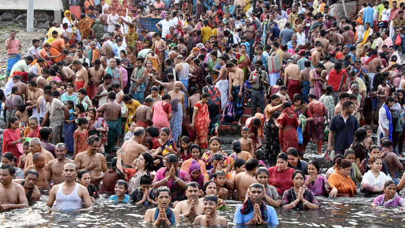 লাঙ্গলবন্দ স্নানে নেই কয়েকশ বছরের মেলা লাঙ্গলবন্দ স্নানে নেই কয়েকশ বছরের মেলা