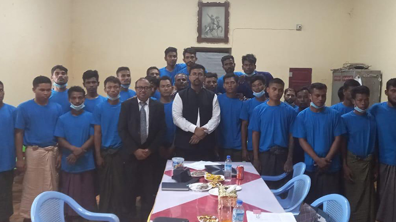 মিয়ানমার থেকে ফিরছেন ১৭৩ বাংলাদেশি মিয়ানমার থেকে ফিরছেন ১৭৩ বাংলাদেশি