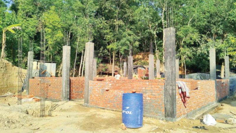 বনে পাকা স্থাপনার ‘অনুমতি’ মেলে ৫০ হাজার টাকায় বনে পাকা স্থাপনার ‘অনুমতি’ মেলে ৫০ হাজার টাকায়