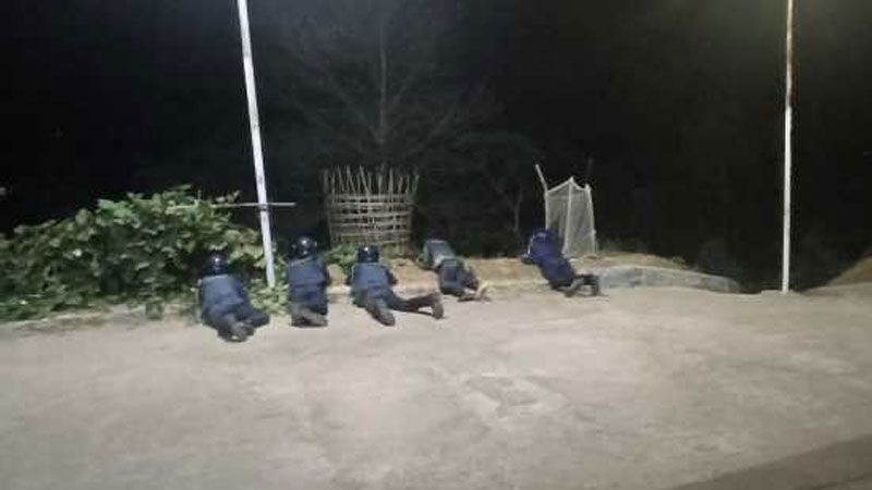 রুমা-থানচি থমথমে, রাতে থানায় হামলা, গোলাগুলি রুমা-থানচি থমথমে, রাতে থানায় হামলা, গোলাগুলি