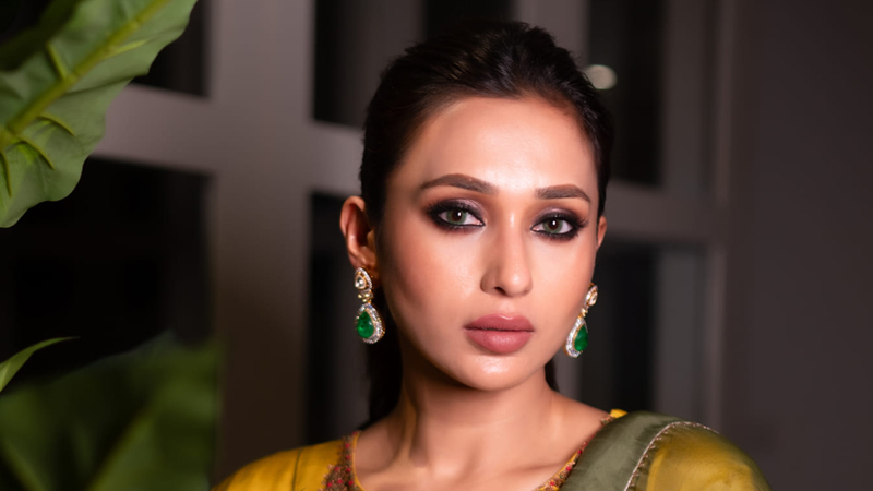প্রকাশ্যে ধর্ষণের হুমকি, আইনের আশ্রয় নিলেন পশ্চিমবঙ্গের মিমি প্রকাশ্যে ধর্ষণের হুমকি, আইনের আশ্রয় নিলেন পশ্চিমবঙ্গের মিমি