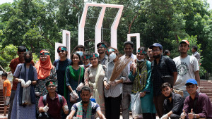 রাজধানীতে পরিচ্ছন্নতা অভিযানে শিক্ষার্থীরা
