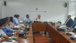 বেসরকারি খাতকে প্রতিযোগিতার মাধ্যমে কাজ পেতে হবে