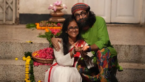 বাড়িতে হামলার ঘটনা নিয়ে মুখ খুললেন রাহুলের স্ত্রী ঊর্মিলা