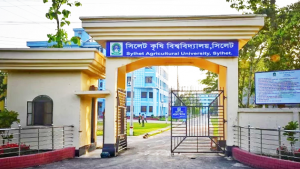 সিকৃবির প্রক্টরসহ ৬ কর্মকর্তার পদত্যাগ, পালিয়েছেন ভিসি