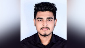 বন্যার্তদের জন্য লাইফ জ্যাকেট চেয়ে নিজেই ভেসে গেলেন সাগর