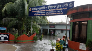 আখাউড়া স্থলবন্দরে যাত্রী পারাপার বন্ধ