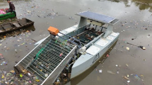 ভাসমান আবর্জনা পরিষ্কার করবে ক্লিয়ার বোট