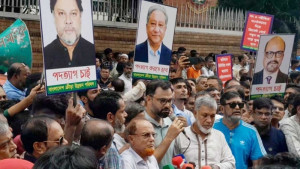 পরিচালকদের পদত্যাগের দাবিতে বিসিবিতে বিক্ষোভ