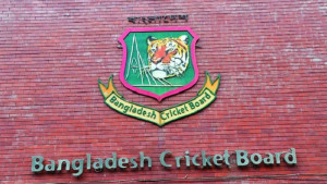 নিরাপত্তার কারণে মন্ত্রণালয়ে জরুরি সভা, জানাল বিসিবি 