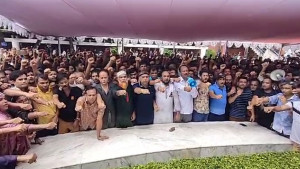 শেখ হাসিনাকে দেশে ফেরাতে টুঙ্গিপাড়ায় শপথ