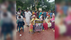 এক বুলেটে আমার দুই নাবালক নাতি এতিম: শহীদ হাফিজুরের বাবা