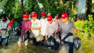 হবিগঞ্জে বন্যার্তদের মাঝে ছাত্রদলের ত্রাণ বিতরণ
