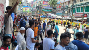 আ.লীগ-শিক্ষার্থী ধাওয়া-পাল্টা ধাওয়া, গুলি
