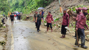 খাগড়াছড়িতে পাহাড় ধস: যান চলাচল স্বাভাবিক করল আনসার ও ভিডিপি