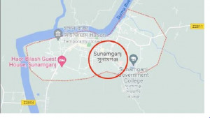 অধ্যক্ষের পদত্যাগ দাবিতে কলেজের ফটকে তালা
